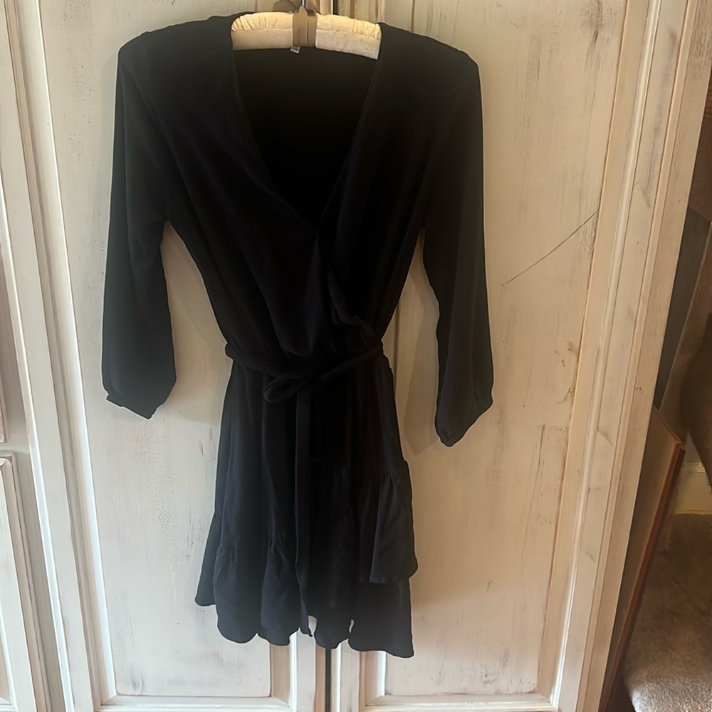 SPLENDID Black wrap elastic waist mini dress